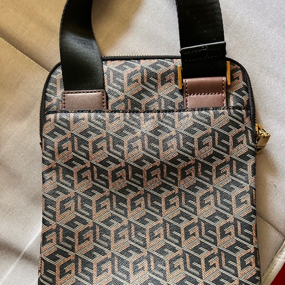 GUESS SIDEBAG - Picture 2 of 3